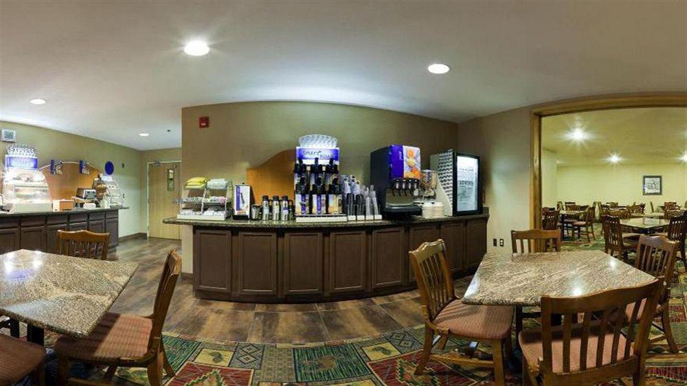 Holiday Inn Express Hotel & Suites Raton By Ihg Экстерьер фото