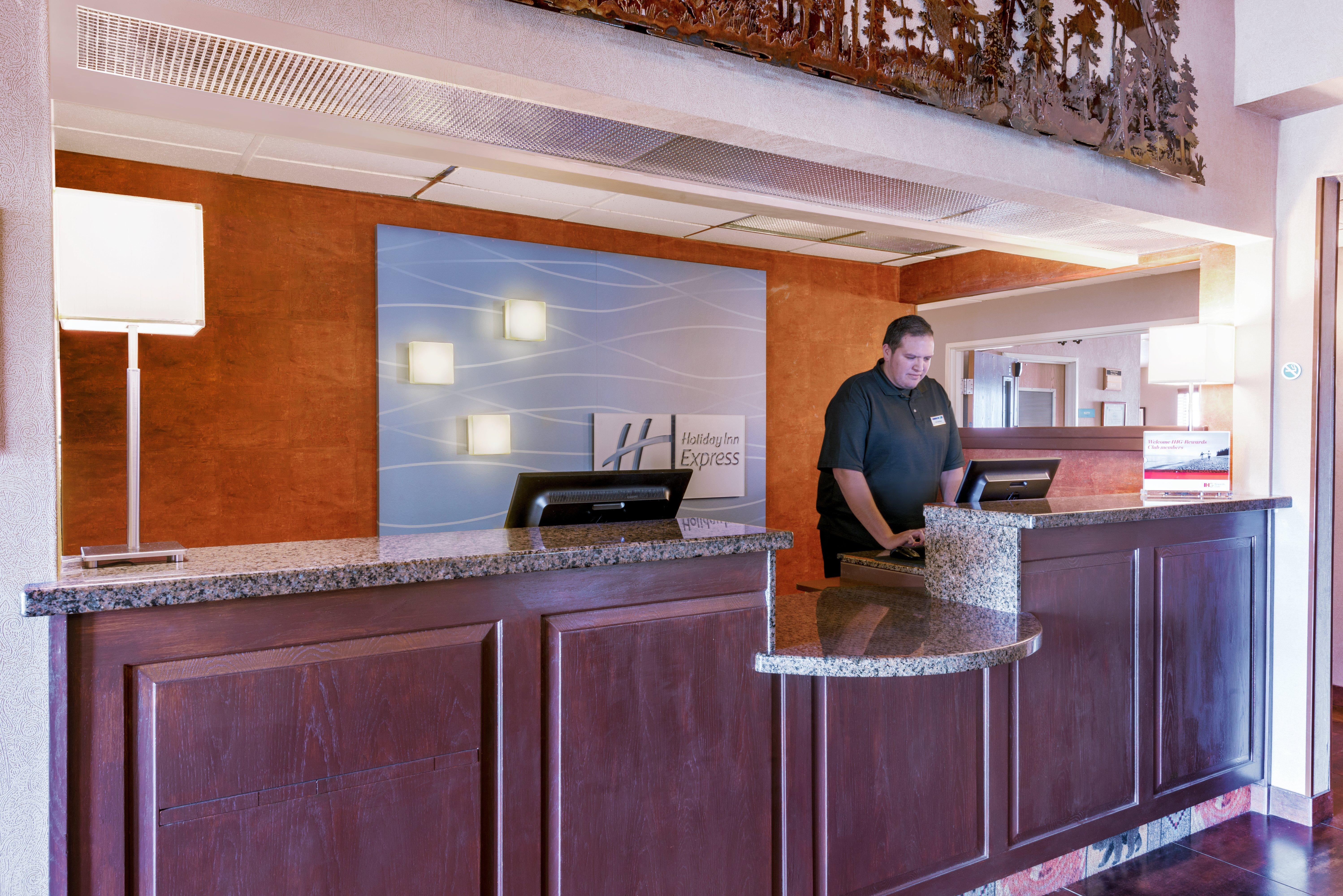 Holiday Inn Express Hotel & Suites Raton By Ihg Экстерьер фото