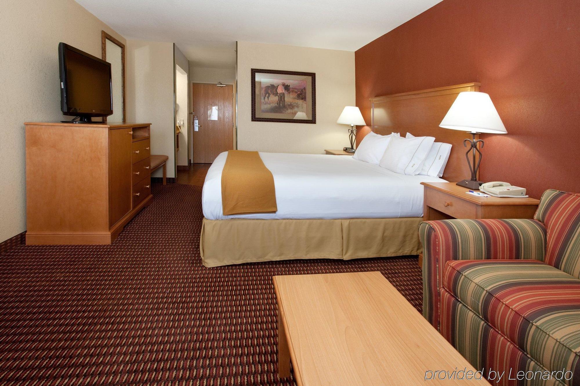 Holiday Inn Express Hotel & Suites Raton By Ihg Номер фото