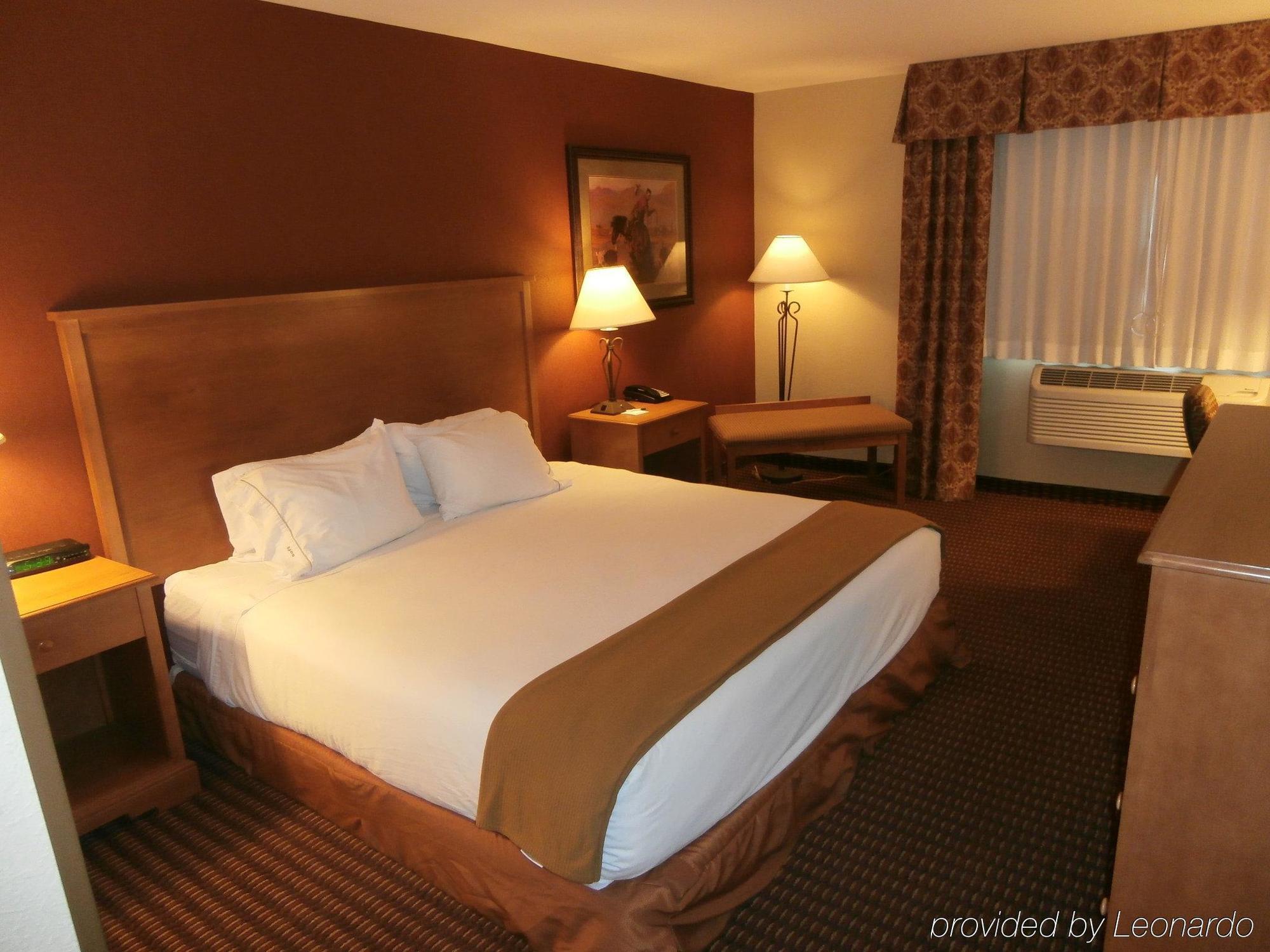 Holiday Inn Express Hotel & Suites Raton By Ihg Экстерьер фото