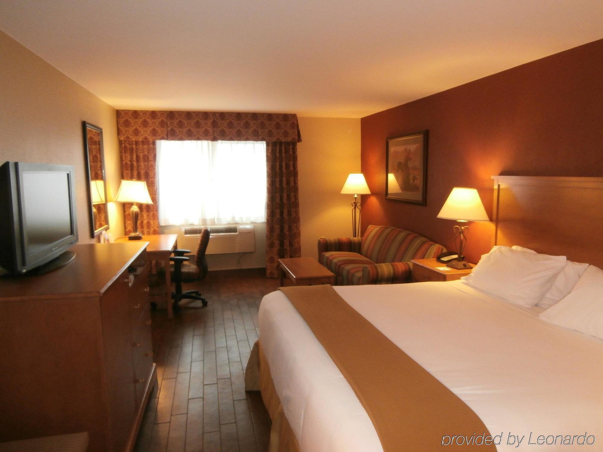 Holiday Inn Express Hotel & Suites Raton By Ihg Экстерьер фото